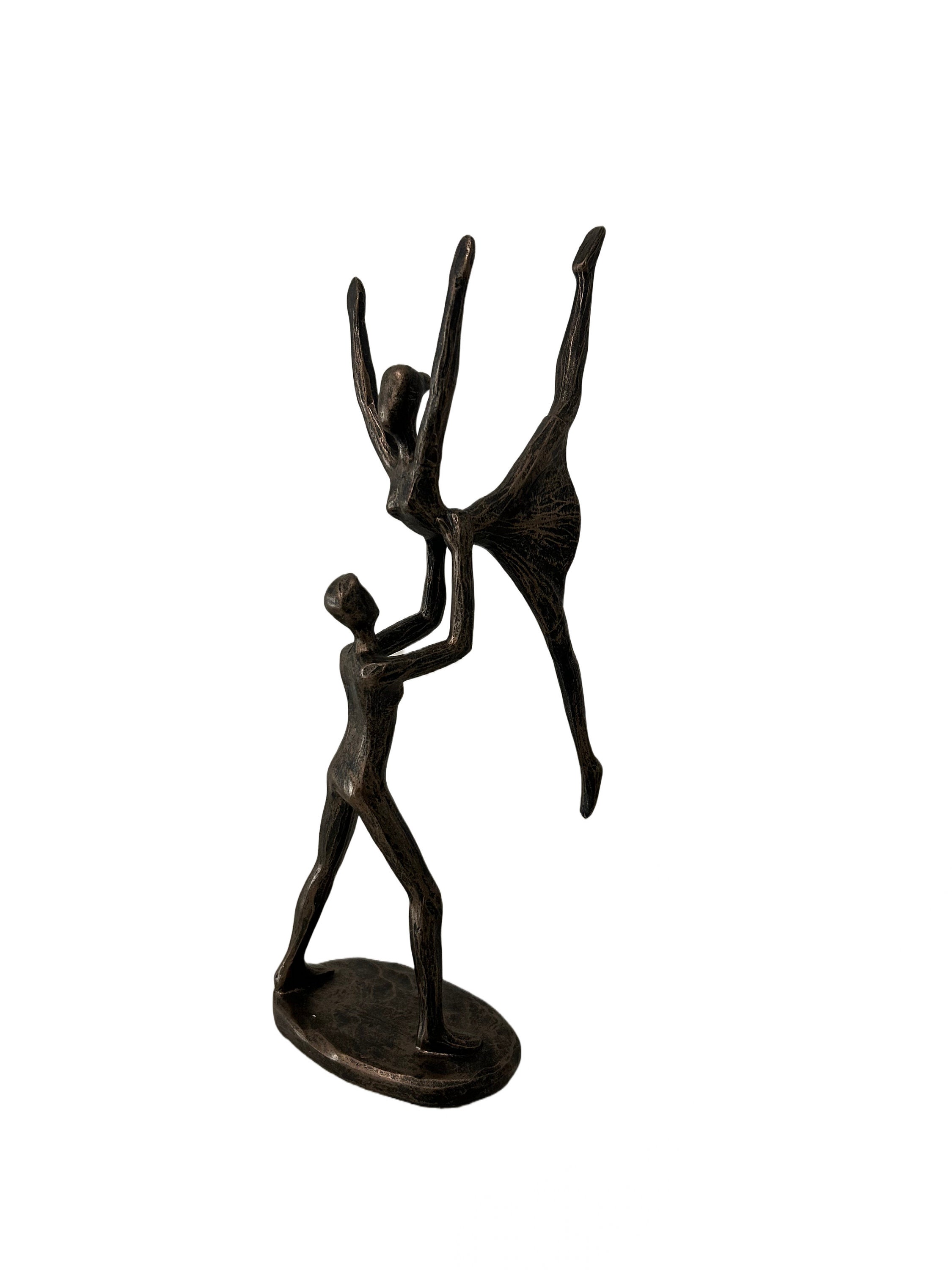 Tanzaufzug Skulptur männlich Tänzer hebt seine Partnerin Poly-Resin Ornament Statue glücklich Geschenk Weihnachten Innendekoration Schatten