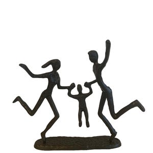 A Loving Family of 3 Metal Sculpture Solid Metal New Baby First Gift Parents Child Fun Baby Shower Decor Shadow Figurines Ornaments Statue