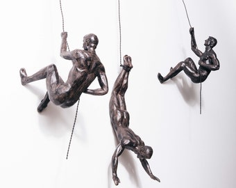 Large x3 Bronze Climbing Men With Nail Caps Abseiling Hanging on Wire Ornaments Figurines Wall Hanging Statues Rock Climbers Wall Art BABC