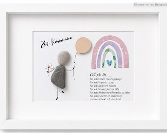 Könnte beinhalten: Ein weiß gerahmtes Wandbild mit einer Steinfigur, die ein Gänseblümchen und einen pfirsichfarbenen Ballon hält. Daneben befindet sich ein pastellfarbener Regenbogen mit einem blauen Herz sowie der Text Zur Kommunion und Gott gebe Dir.