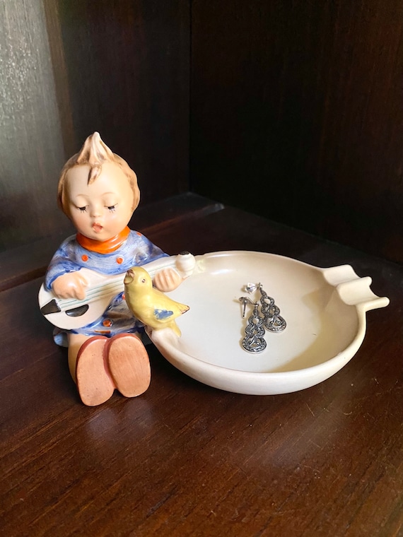 Vintage Goebel Hummel Figurine #33 