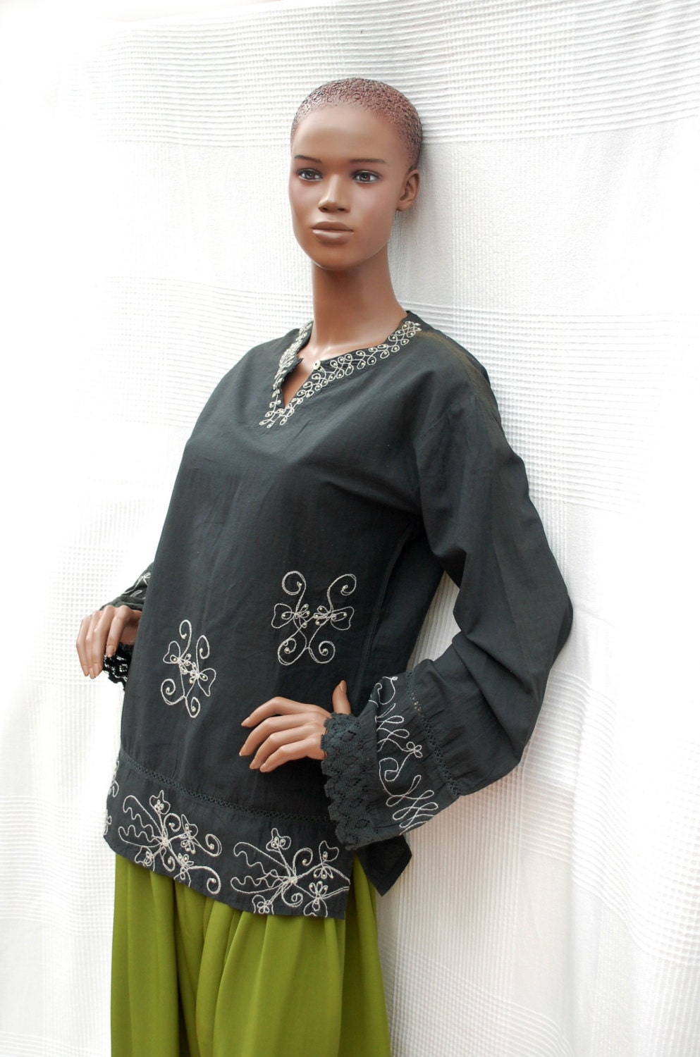 Tunique indienne noire brodée fil tunique à manches ...