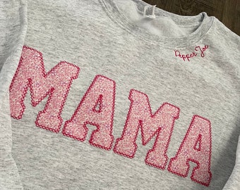 Mama Sweat-shirt brodé rose à appliques florales avec nom d’enfant | Mama Pullover avec collier nominatif pour bébé, cadeau pour maman, chemise maman