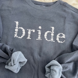 Comfort Colors Bride Embroidered Floral Crewneck Sweatshirt | Simple Mama Pullover, Gift for Bride, Personalized Wife Sweatshirt