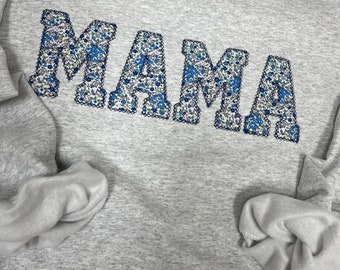 Mama Brodé Rose et Bleu Floral Appliqué Sweat-shirt | Simple Mama Pullover, cadeau pour maman, chemise Mama personnalisée