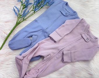 モノグラム入りLovedbabyオーガニックジッパー付きフーティー｜パーソナライズされたベビー服｜モノグラム入りベビーギフト
