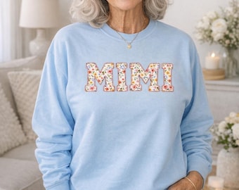 Comfort Color 長袖 MIMI 刺繍入り春の花柄アップリケシャツ | シンプルなママトップス、お母さんへのギフト、パーソナライズされたモーヴの秋の花柄