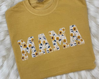 Comfort Colors ママ刺繍ひまわりアップリケ半袖シャツ | シンプルなママトップス、ママへのギフト、パーソナライズされたママシャツ