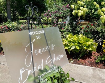 Personalized Acrylic Bridal Shower Sign: Custom Wedding Decor