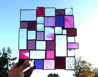 Suncatcher with facet cut pink purple bordeaux Tiffany discreet window picture