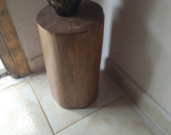 medival style,tree trunk,Stool, bedside table,tronc d'arbre,Bout de canapé.