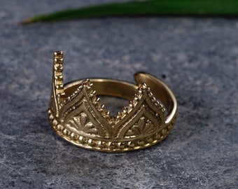 Ring ~ CROWN ~ Brass ~ Antique Ring