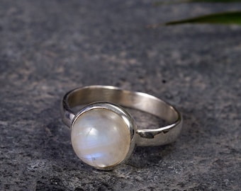 Ring ~ FULL MOON ~ 925 Sterling Silver ~ Moonstone ~ Stone of Femininity ~