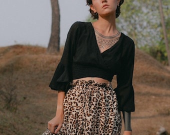 Top flessibile AMAL nero ~ Canotta boho ~ Camicia corta con maniche a tromba ~ Camicetta vintage bianca ~ Top corto ~ Camicetta corta