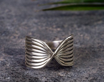Ring ~ BAYALA ~ 925 Sterling Silver ~ Elegance & Class