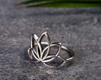 Ring ~ BIG LOTUS ~ 925 Sterling Silver ~ Yoga Ring Lotus Flower ~ Meditation & Mindfulness