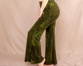 Uitlopende leggings ~ Varenpatroon in groen ~ Uitlopende leggings ~ Festival-, sport- en yoga-outfit ~ Uitlopende jazzbroek ~ Uitlopende broek met hoge taille