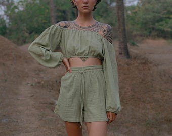 Completo da spiaggia LILY Sage in mussola ~ Pantaloncini leggeri + top in cotone mussola ~ Completo da spiaggia a 2 pezzi ~ Top corto e pantaloncini