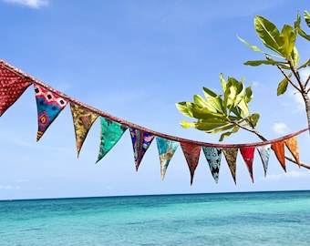 Wimpelkette aus recycelten Saristoffen ~ Bunte Girlande ~ 12, 16, 20 oder 26 Wimpel ~ Partydeko ~ Dekoration ~ Indoor & Outdoor