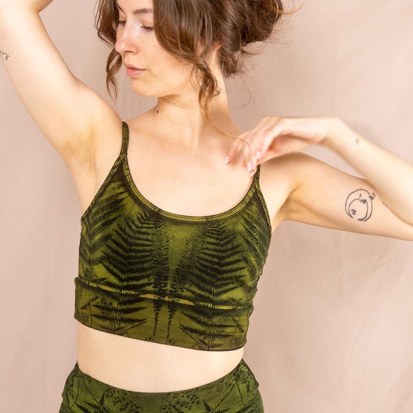 Yoga Top ~ with fern pattern in green ~ Sports Top ~ Cropped sports top ~ Tight top with straps ~ Yoga Top
