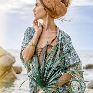 Short kimono LUA | Silk dressing gown | Green-orange