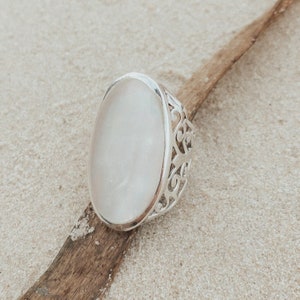 Mother of pearl ring "Lyrah" | Silver ring | 925 sterling silver