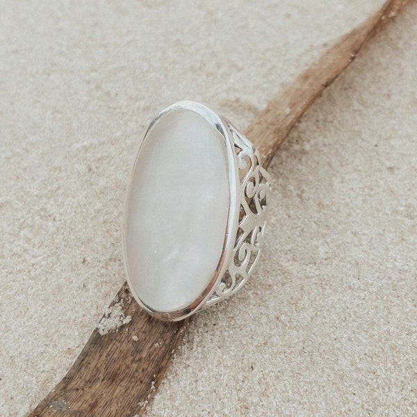 Mother of pearl ring "Lyrah" | Silver ring | 925 sterling silver