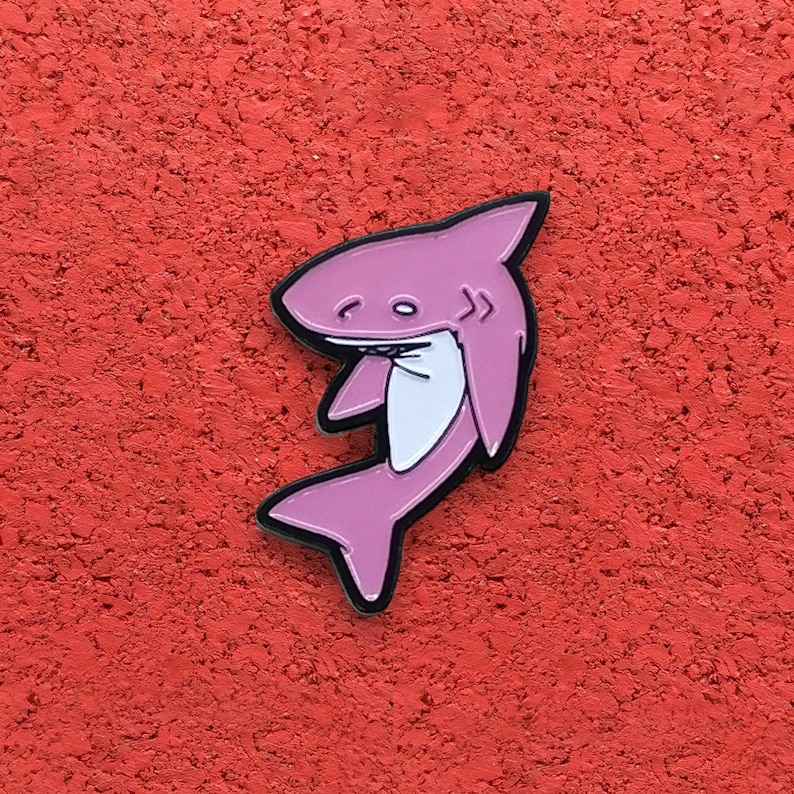 Pink Sharky, Soft Enamel Brass Lapel Pin zdjęcie 1