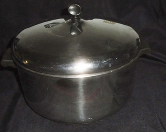 Farberware 6 Qt Stock Pot Stainless Steel Aluminum  10.25" W/Lid