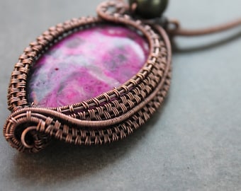 PDF Tutorial, wire weave pendant using a Sugilite focal bead, wire weave pattern, pendant tutorial