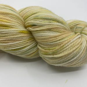Botanically dyed sock yarn 4ply