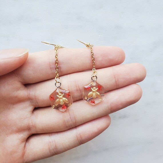 Helsmie Bee Dangle Earrings