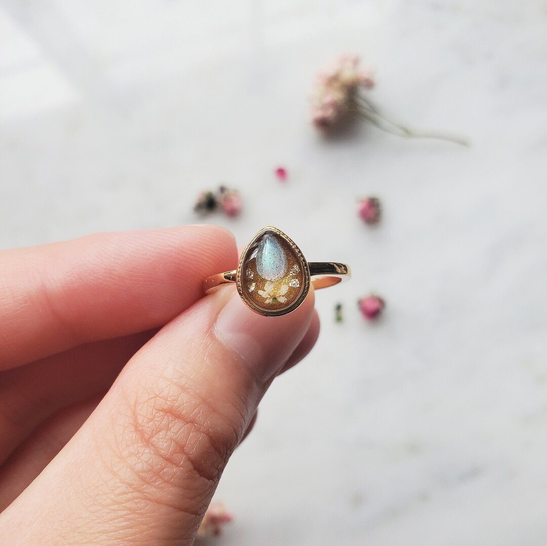 Boho floral labradorite ring, real flower gemstone jewelry, gold teardrop nature ring