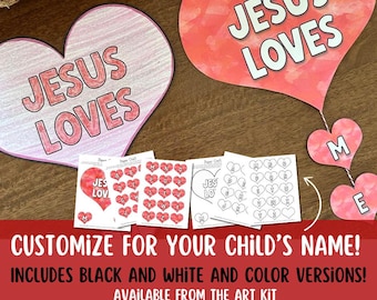 Puede incluir: Actividad de manualidades imprimible con un corazón con el texto "Jesús ama" y una cadena de corazones con letras para personalizar con el nombre de un niño. Incluye versiones en blanco y negro y en color.