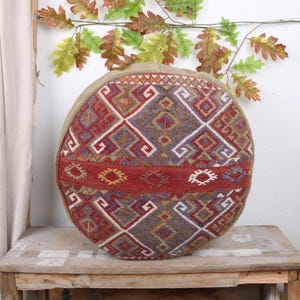 Runder Pouf im Boho-Stil – Handgemacht aus Vintage Kilim Stoffen, bestickter Kilim Design Boden-Pouf