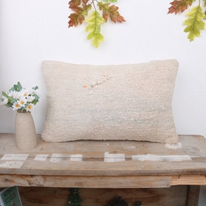 Throw Kilim Pillow, Vintage Kilim Throw Pillow, 12x20 Turkish Kilim Pillow, Vintage Pillow, White Pillow, Bedding Pillow, Hemp Pillow,