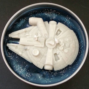 Star Wars Millennium Falcon type 100% Soy Candle. Customize your scent