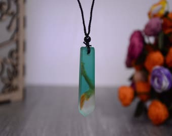 Pendentif en résine bois, collier en résine bois, bijoux, bijoux faits à la main, cadeau pour elle, cadeau pour lui