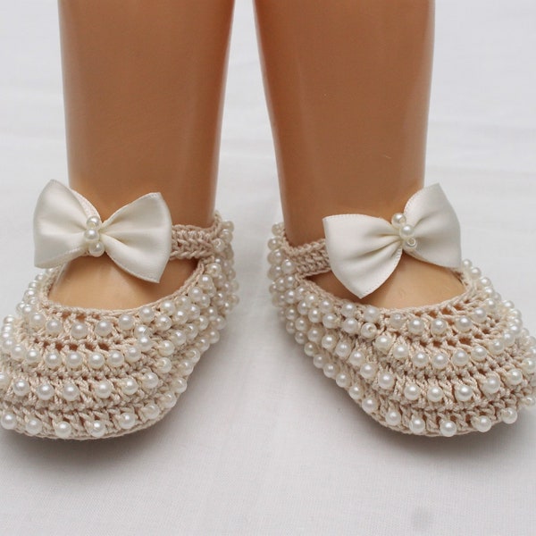 Baby Crochet Shoes: Adorable Infant Booties Baby girl crochet pearl shoes and headband set