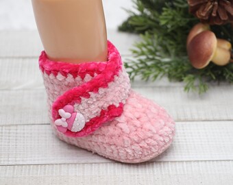 Crochet Baby Booties, baby girl boots, pink baby shoes, handmade infant booties.