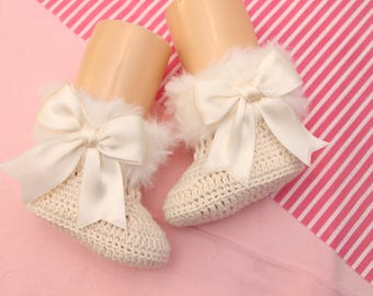 Baby girl crochet  booties, handmade , ivory  , bootie , fur boots