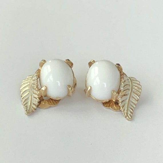 Marvella Clip On Earrings, White Bead and Feather… - image 3