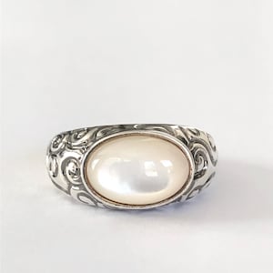 Size 7 Ring, 925 Sterling Silver, Oval Stone Ring, Vintage, Pre-owned