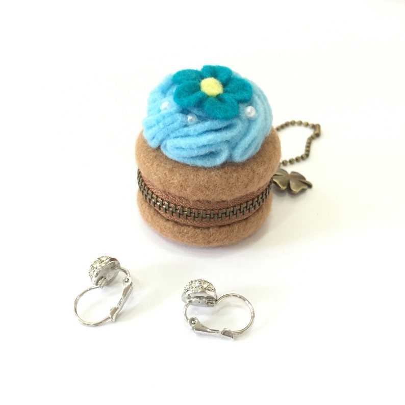 macaron purse 4 cm Felt blue cupcake macaron coin purse felt cupcake travel jewelry case jewelry case