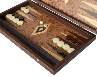 Juego tradicional de backgammon de raíz de nuez de 15" con chips marfil y marrón