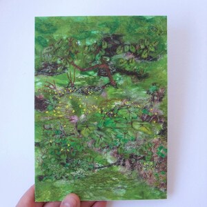 Carte signée Cotswold Spring, 127 x 177 mm, oeuvre d'art textile originale imprimée au Royaume-Uni sur 300 g FSC + carte recyclée, enveloppe Kraft