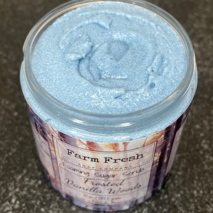 Frosted Vanilla Woods Foaming Sugar Scrub imagem 2