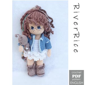 Modèle au crochet Noa : le modèle comprend la poupée, ses vêtements et le lapin. Ce modèle est disponible en anglais (terminologie américaine).