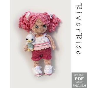 crochet pattern Tess, pattern includes doll, clothes and little duck. This crochet pattern is available in ENGLISH  (using American terms)