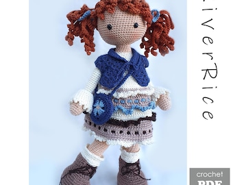 Patron de crochet Gabriëlla : poupée, vêtements et sac inclus. Ce patron est disponible en anglais (termes américains).